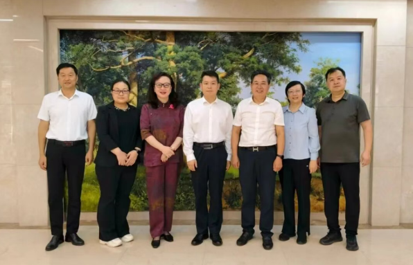 中国和平发展基金会副秘书长国丰一行莅临沃尔德集团走访调研